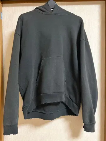 BEAMS Future Archive 데미지 후드티