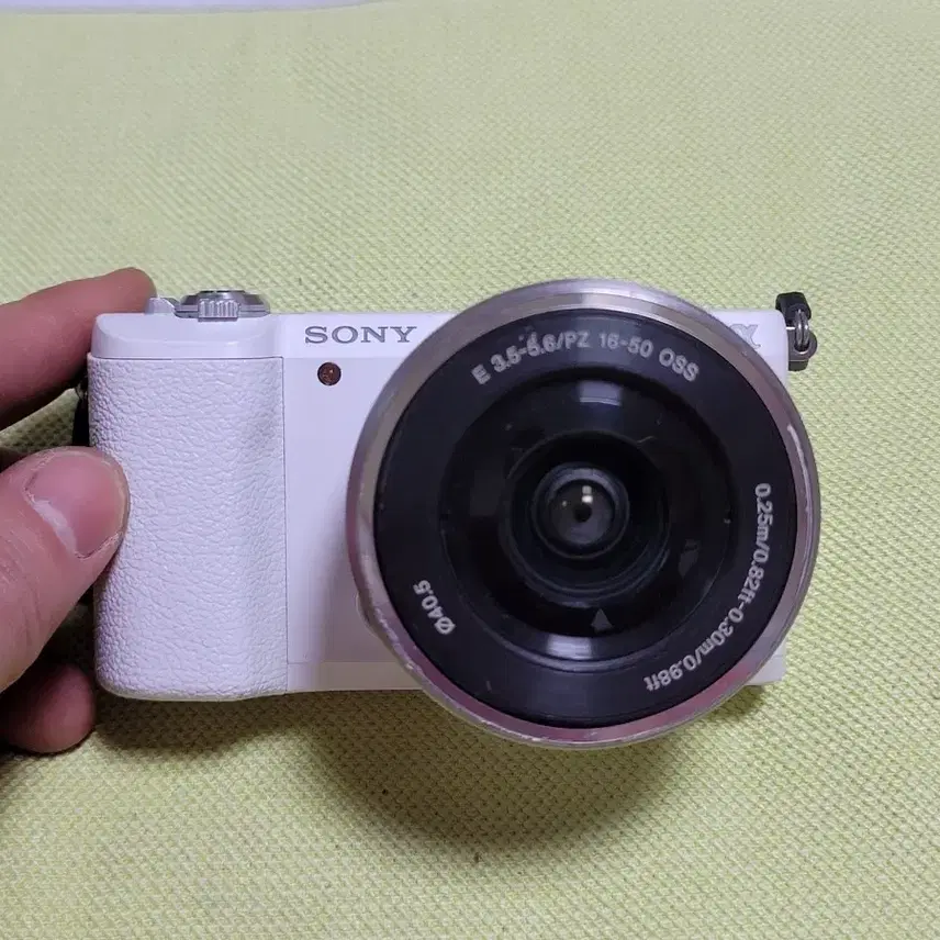 소니 미러리스카메라 A5100 팝니다