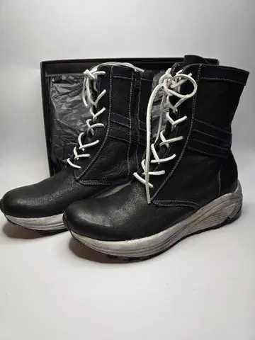 Backlash 블랙 하이컷 스니커즈 부츠