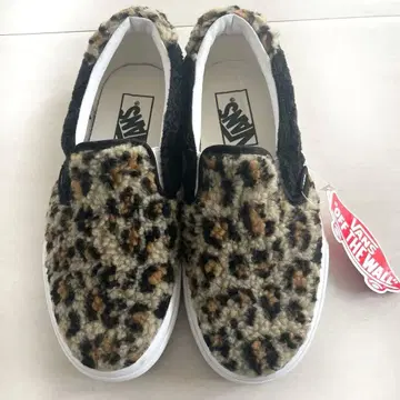 새상품 VANS 레오파드 무늬 쉘 보아 슬립온