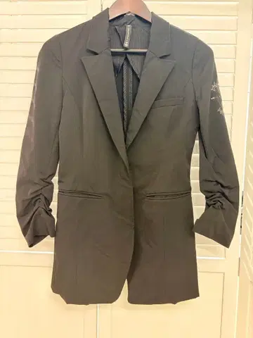 Ozz Croce 블랙 자켓 투버튼