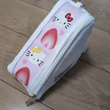 헬로키티 후르츠 샌드 파우치