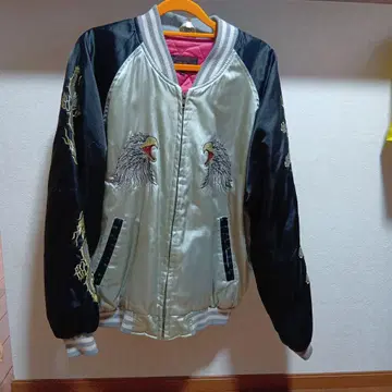 스카잔 매와 드래곤 자수 Japan