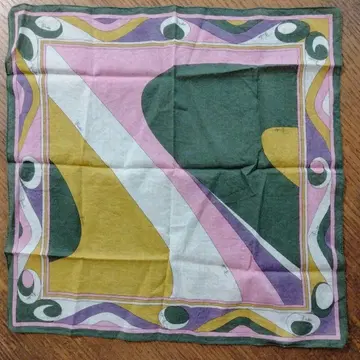 EMILIO PUCCI 기하학 패턴 스카프