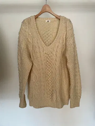 NOWOS 베이지 V넥 니트 스웨터