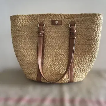 헬렌 카민스키 라피아 가죽 카고백