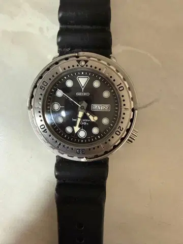 SEIKO 다이버 워치 300m 방수 튜나캔