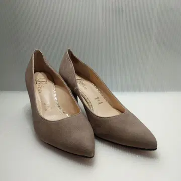 2.17 F60 리미트 틸트 쓰리 모카 펌프스