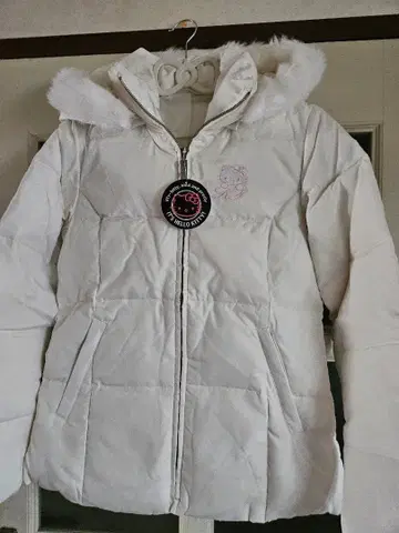 초레어 택 포함 새상품 HELLO KITTY 후드 부착 다운 자켓 화이트