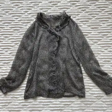 스픽앤스팬 프릴 블라우스 하트 포멀 싸개 단추 오케이션