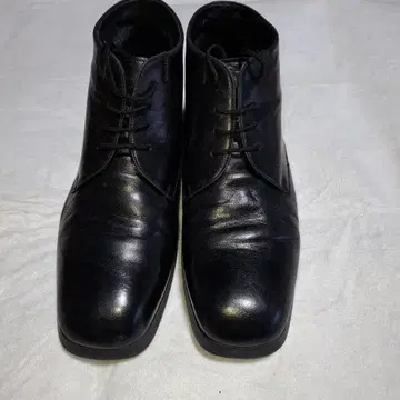 BALLY 블랙 가죽 처카 부츠