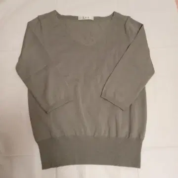 INDEX 인덱스 SPB V넥 스웨터