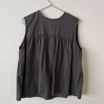 늑대와 올빼미 플리츠 베스트