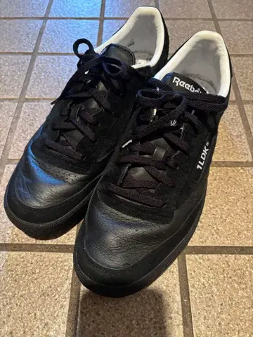 1LDK Reebok Club C 블랙 스니커즈