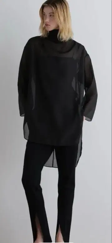 택 포함 새상품 LE PHIL 루필 하이넥 시어 보일 블라우스