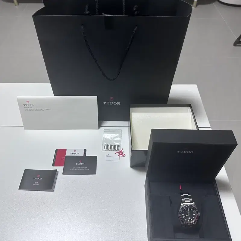 튜더 블랙베이 GMT 41mm 판매