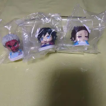 토미오카 기유 카마도 탄지로 우로코다키 사콘지 귀멸의 칼날 오네무탄