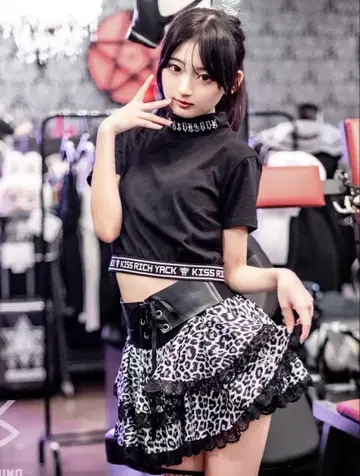 kry 레오파드 무늬 스커트