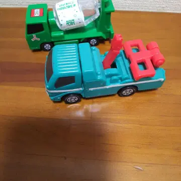 토미카 파랑과 빨간색 트랙 미니카