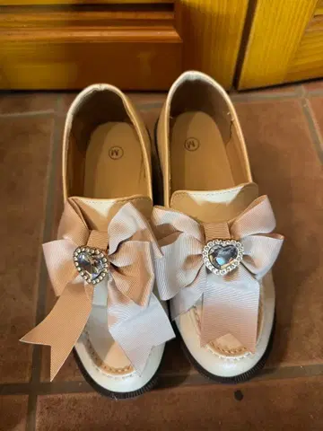 양산형 지뢰계 통굽 로퍼