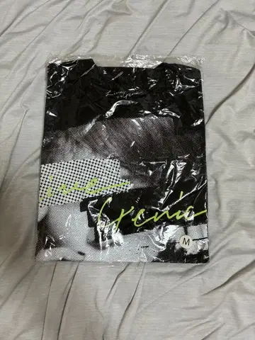 [ 미개봉 새상품 ] 아무로 나미에 Live Genic T셔츠 M사이즈