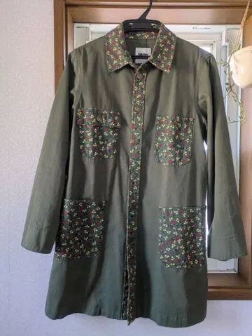 Ne-net 꽃무늬 포켓 부착 원피스 스프링 자켓