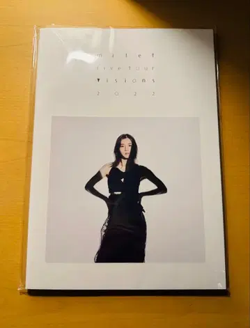 milet live tour 'visions' 2022 브로슈어