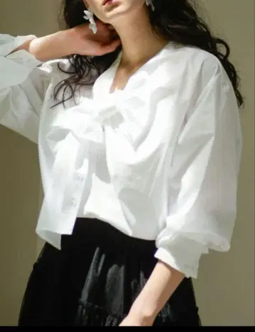 [ Lallia Mu ] 멀티웨이 리본 블라우스