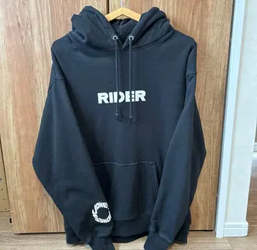 JONES CLUBHAUS 콜라보 후드티