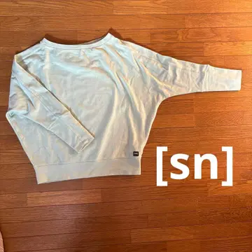 super.natural 라이트 그린 긴팔 티셔츠 맨투맨