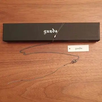 gunda 스텔스 크로스 목걸이