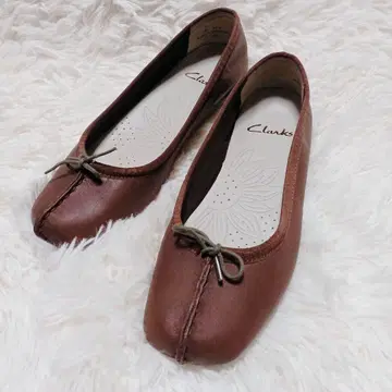 클락스 프레클 아이스 플랫슈즈 펌프스 브라운 가죽