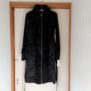 OZZ ONESTE 블랙 프릴 롱 코트