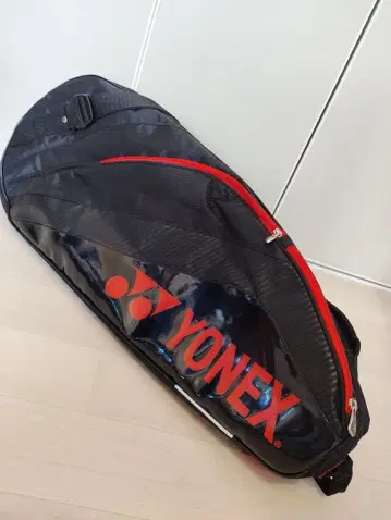 [ YONEX ] 블랙/레드 라켓백 테니스 배드민턴
