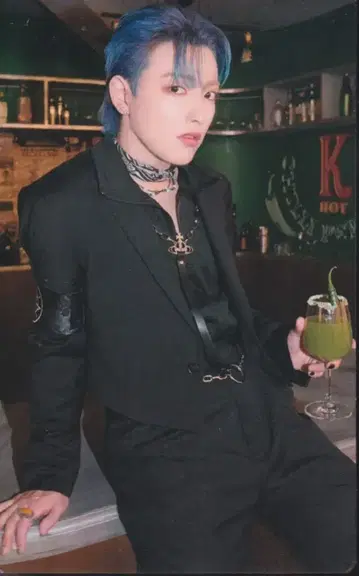 ATEEZ THE WORLD EP.2 : OUTLAW 홍중 트레이딩 카드