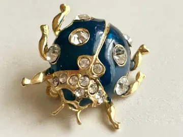 골동품 당시 물건 네이비 x 골드 무당벌레 반짝이는 vintage 브로치