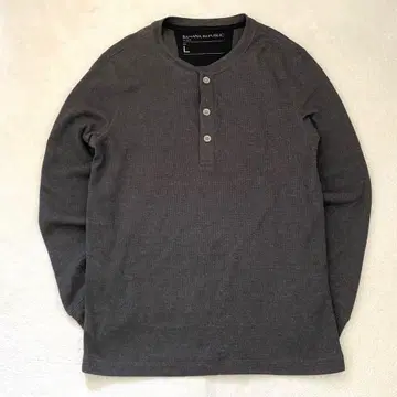 바나나리퍼블릭 와플 티셔츠 헨리넥 차콜 L