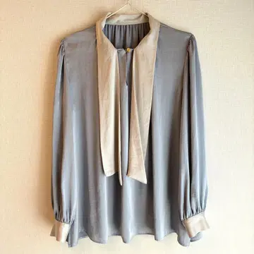 Beatrice 베아트리스 리본 포함 긴팔 셔츠 스카이블루 베이지 38