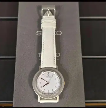 레어 세이코 샤리오 나노 유니버스 300개 한정판 올 화이트 작동품