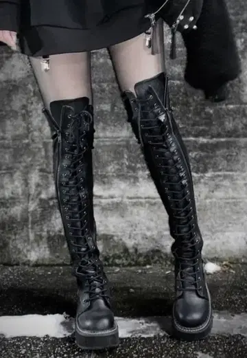 데모니아 니하이 부츠