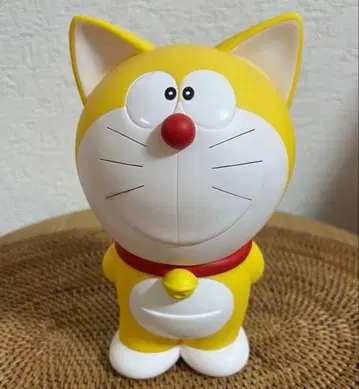 메디콤토이 VCD 도라에몽 귀 포함 옐로우 컬러 완판템