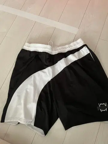 PUMA 사이드 스트라이프 숏팬츠 XL