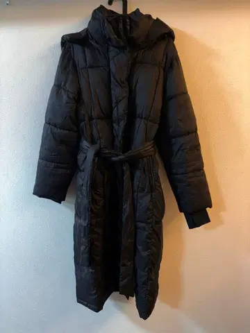 [ GAP ] 블랙 다운 코트 후드 부착 벨트 부착 S