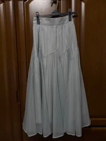 앙데팡당 쉬폰 스커트