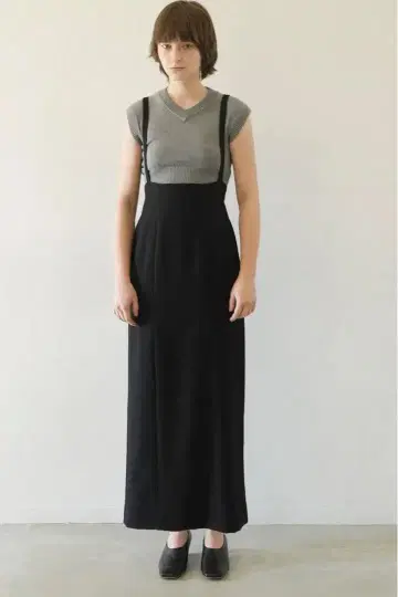 CLANE SUSPENDER HIGH WAIST SKIRT