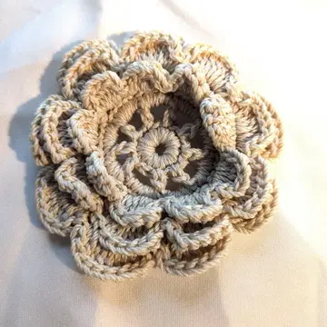 실크 100% 장미 코사지 | 손뜨개질 아이리쉬 레이스풍 | 미색