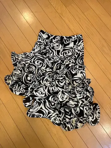 플레어 스커트 사교댄스 라틴 M 무릎 기장 화이트 블랙 로즈 패턴