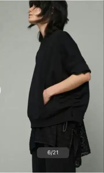 해린 도트 Feels slit short tee 새상품급