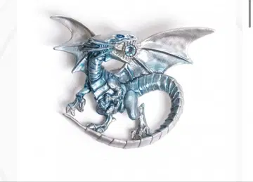 푸른 눈의 백룡 브로치