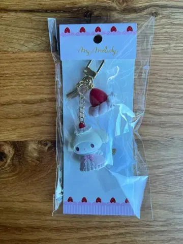 [ 24시간 이내/익명 배송 ] 산리오 마이멜로디 키링 딸기 휘핑